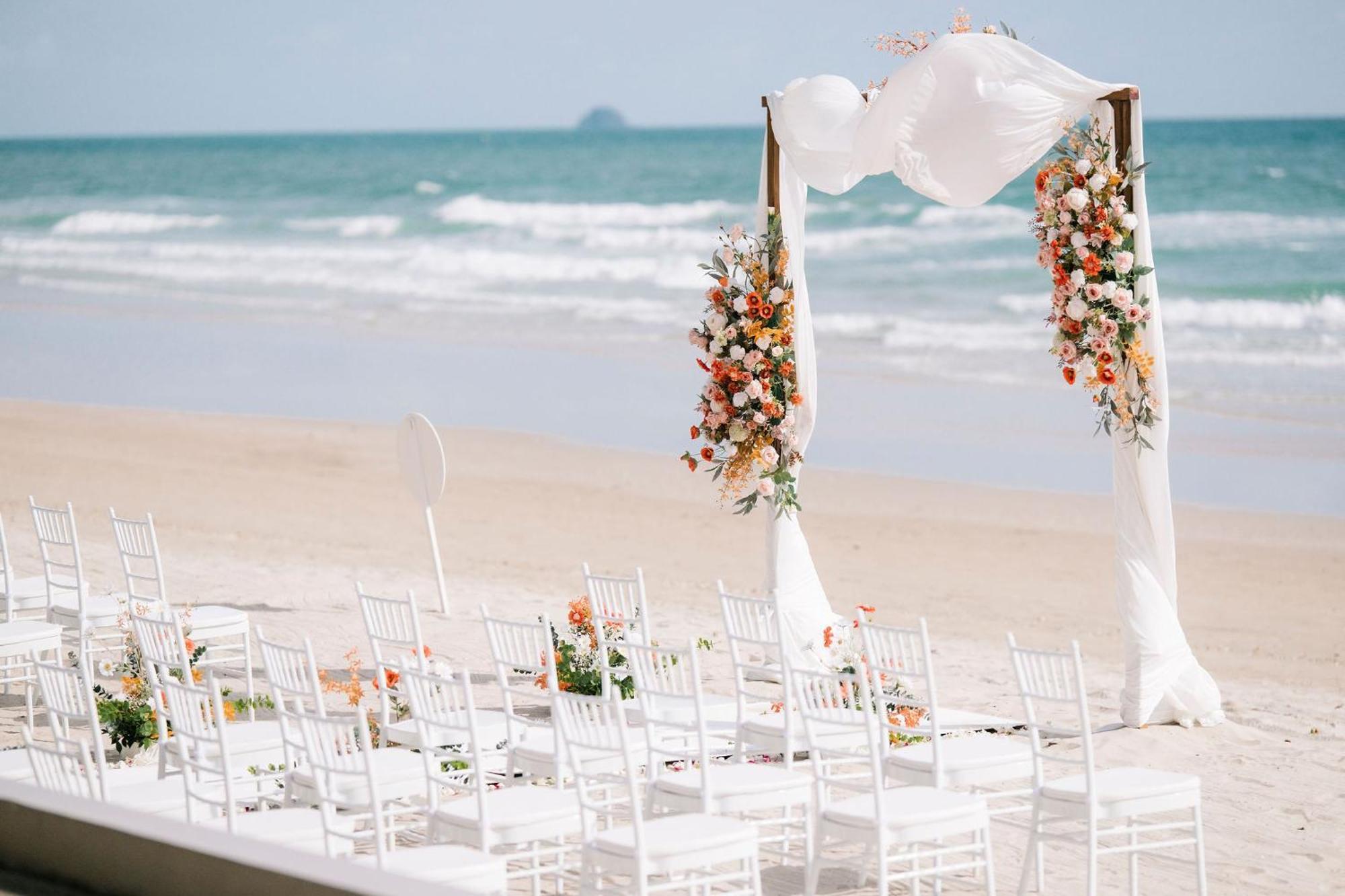 KC Grande Resort&Spa - SHA Extra Plus Koh Chang Exterior foto A beach wedding in Israel